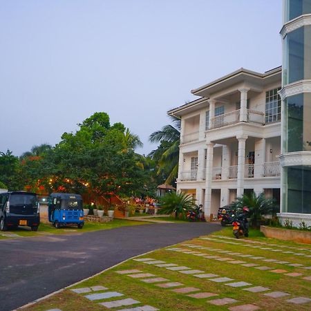 White Land City Hotel Dambulla Exteriér fotografie